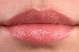 Peep Show: The Pinky-Nude Lipstick Review